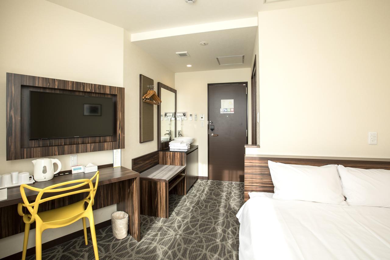 Okinawa Kariyushi Lch. Premium Hotel Naha Room photo