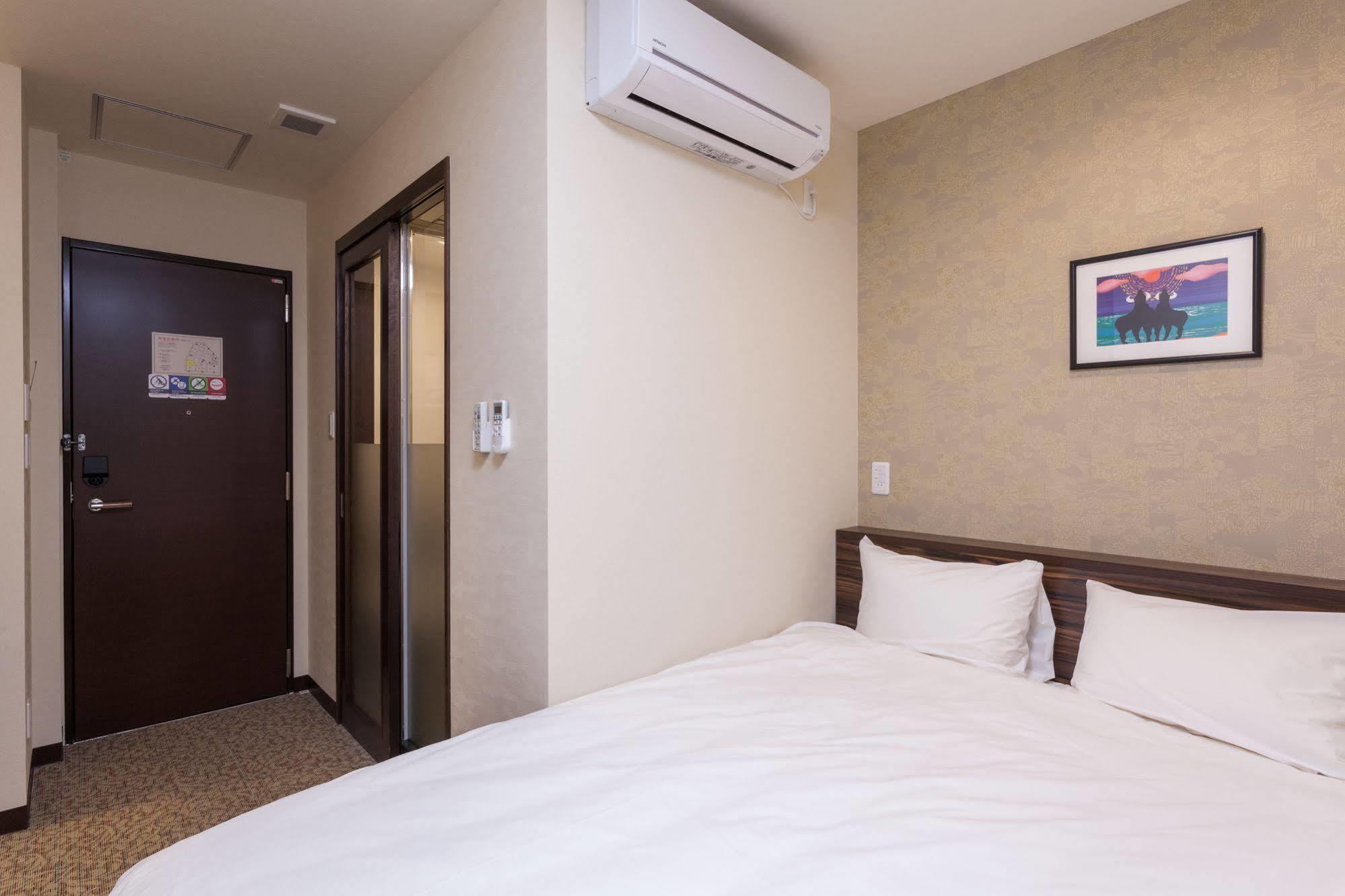 Okinawa Kariyushi Lch. Premium Hotel Naha Exterior photo