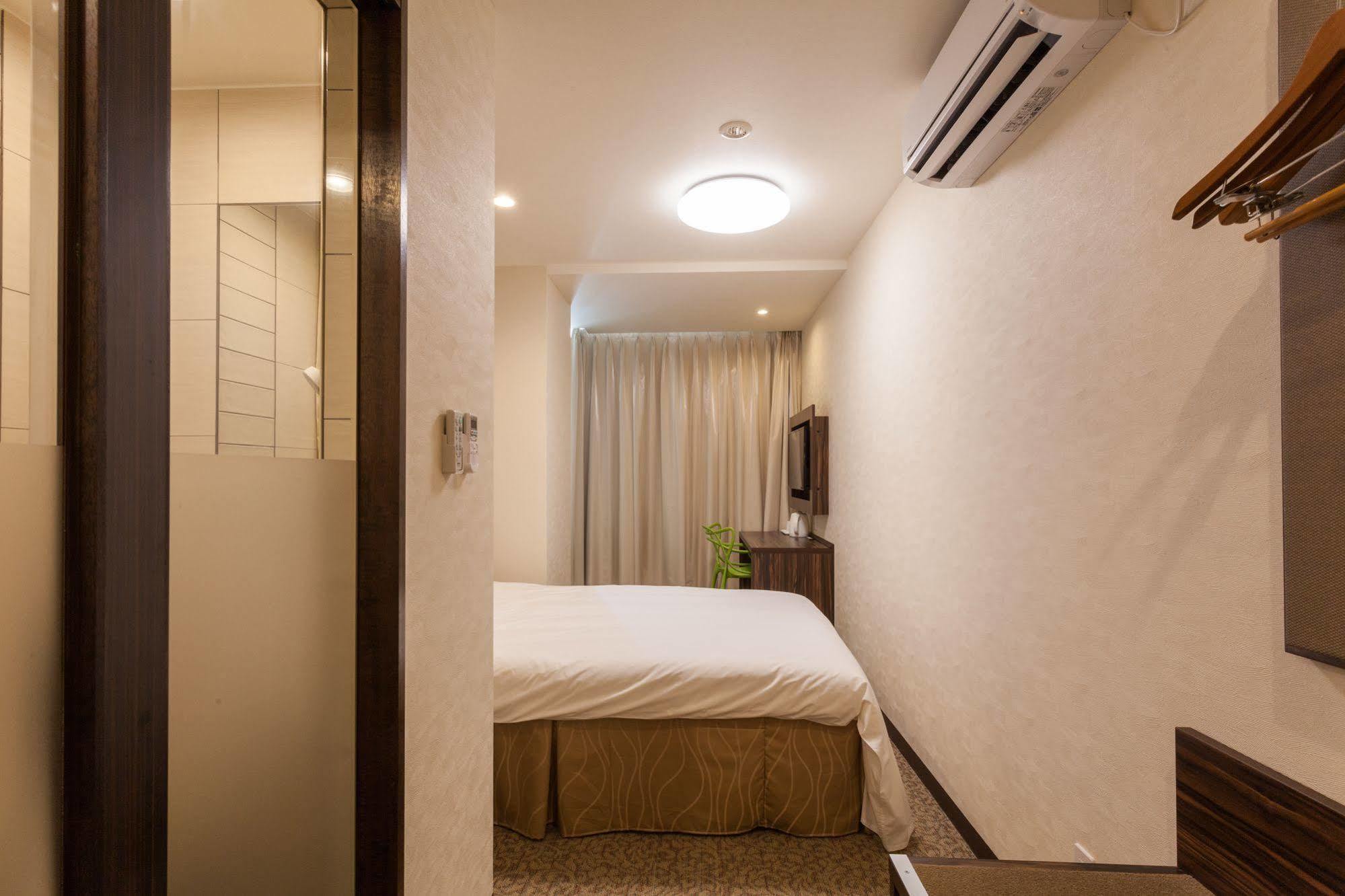 Okinawa Kariyushi Lch. Premium Hotel Naha Exterior photo